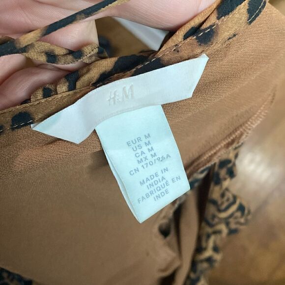 H&M Leopard Print V-neck Peplum Blouse - Picture 10 of 12